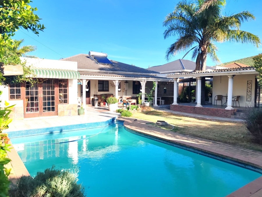 5 Bedroom Property for Sale in Bothasrus Eastern Cape